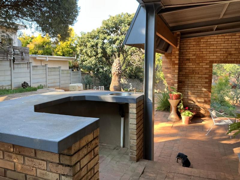 5 Bedroom Property for Sale in Wilkoppies North West